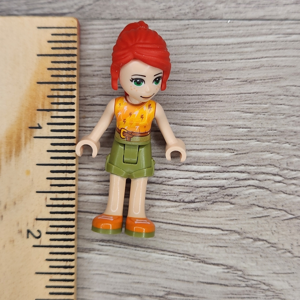 LEGO Friends Mia Minidoll (frnd352) Toy Doll